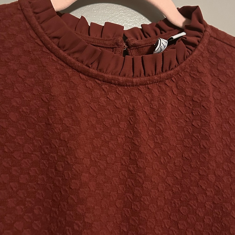 Elle Ruffled Textured Top in Rust - Picture 3 of 14